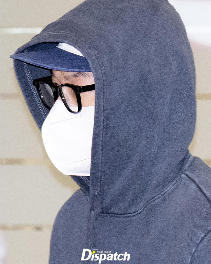 Bạn trai Han So Hee liên tục cúi mặt khi trở về từ Hawaii hậu ồn ào tình ái-4