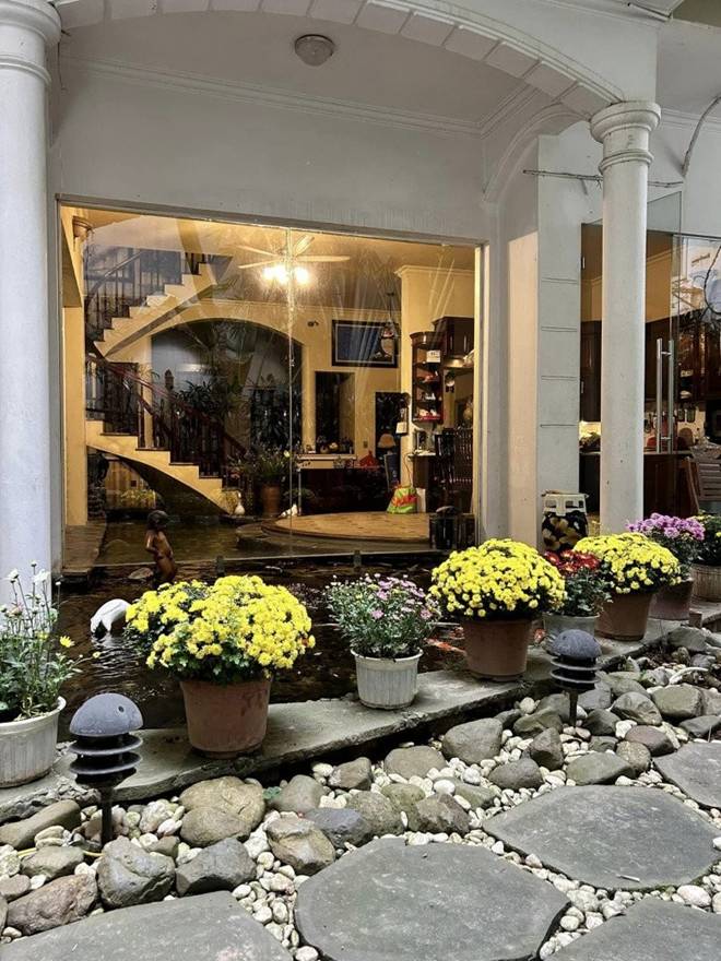 Căn biệt thự đẹp hơn cả tạp chí của nam nghệ sĩ đứng sau sự lung linh của Táo quân-5