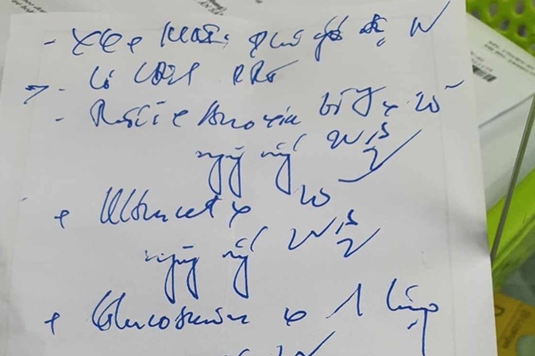 Những đơn thuốc như vẽ giun ra giấy không ai dịch nổi vì chữ bác sĩ quá xấu-12