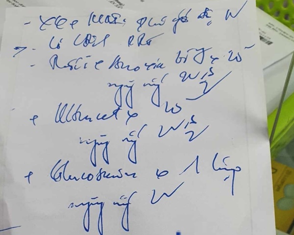 Hành trình đi nhờ người dịch chữ bác sĩ trên đơn thuốc-1