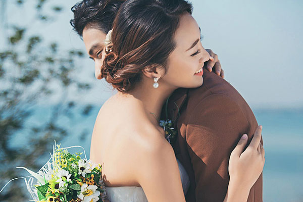 Cô vợ thám tử phát hiện chồng ngoại tình chỉ qua 1 cái mụn trên lưng và pha dằn mặt chất lượng-2