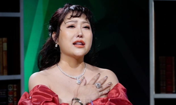 Phi Thanh Vân: 9 bác sĩ thay phiên mổ trong 12 tiếng, ôm con về nhà khóc với bố mẹ sau 2 lần ly dị-1