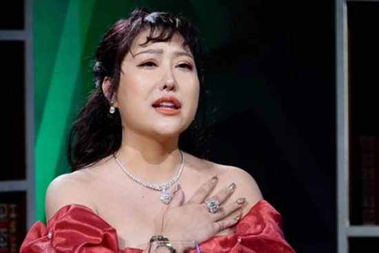 Phi Thanh Vân: 9 bác sĩ thay phiên mổ trong 12 tiếng, ôm con về nhà khóc với bố mẹ sau 2 lần ly dị