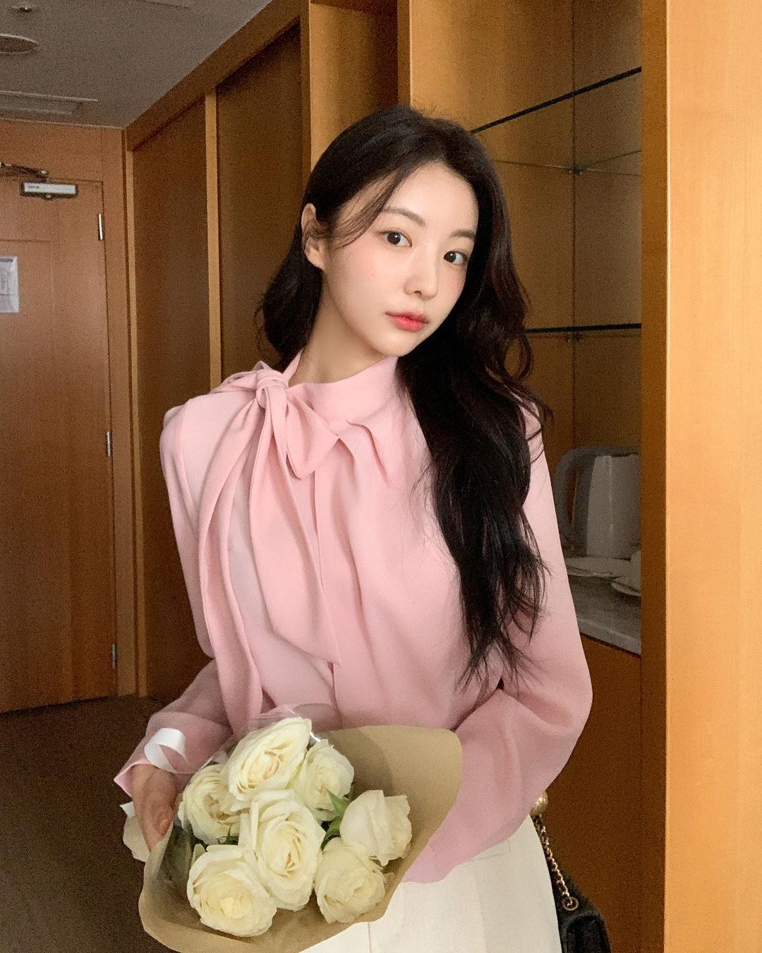 5 kiểu sơ mi điệu đà đang được hội blogger Hàn yêu thích-2