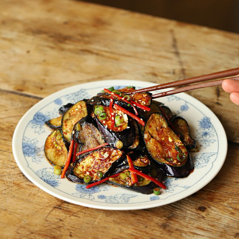 Thêm một cách chế biến quả cà tím thành món ăn siêu thơm ngon cho bữa cơm hằng ngày-6