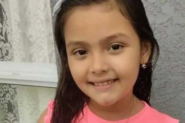 Bồn cầu bị vỡ khiến cô bé 7 tuổi chết thương tâm-1