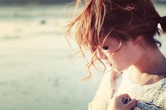 Đi dạo phố, tôi tình cờ phát hiện sở thích ăn mặc hở hang của con dâu