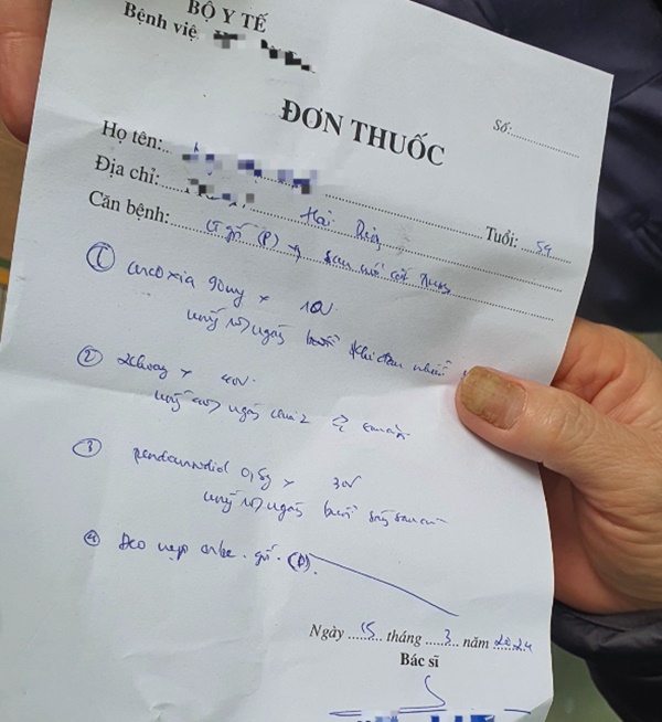 Những đơn thuốc như vẽ giun ra giấy không ai dịch nổi vì chữ bác sĩ quá xấu-1