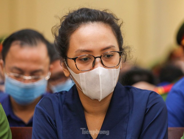 Bà Trương Mỹ Lan ra toà với kiểu tóc mới-9