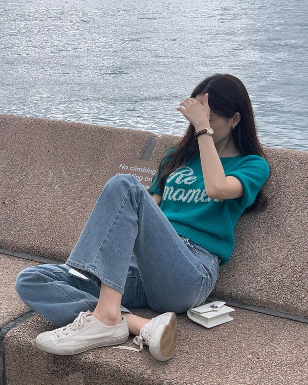 10 kiểu trang phục kết hợp siêu ăn ý với giày sneaker trắng-2