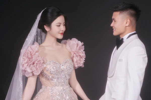 Hé lộ thiệp cưới của Quang Hải - Chu Thanh Huyền: Thời gian, địa điểm rõ ràng, có quy định nào đặc biệt dành cho 1200 khách?-3