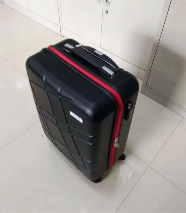 Người phụ nữ phát hiện chiếc vali chứa 27 tỷ đồng của chồng quá cố nên cất đi, 4 năm sau bỗng bị cảnh sát bắt giữ-2