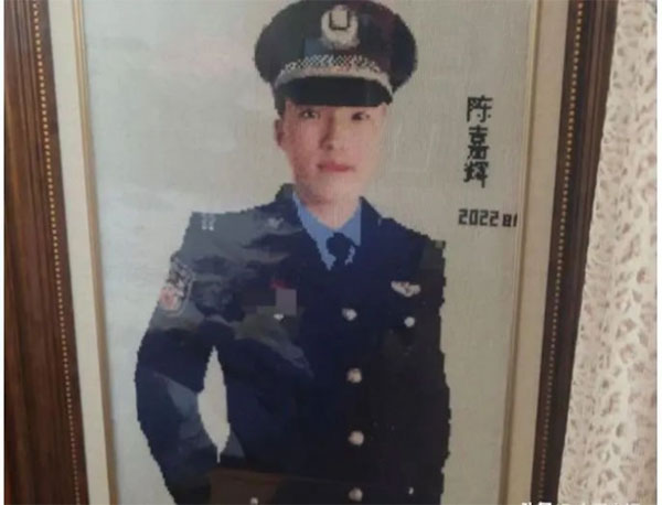 Bắt gặp thanh niên giống y hệt con trai đã khuất của mình, người phụ nữ kể câu chuyện khiến anh nhận cô làm mẹ nuôi-2