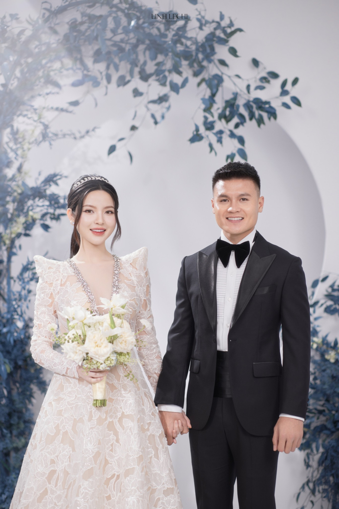 Chu Thanh Huyền bắt được hoa cưới của cặp đôi đình đám, nhờ vía hay cưới được Quang Hải nhưng sự xuất hiện của Hoà Minzy mới gây chú ý-3
