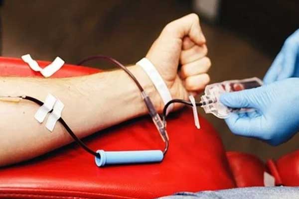 Chàng trai đột tử, bố xem giấy tờ phát hiện con hiến máu 16 lần trong 8 tháng-1