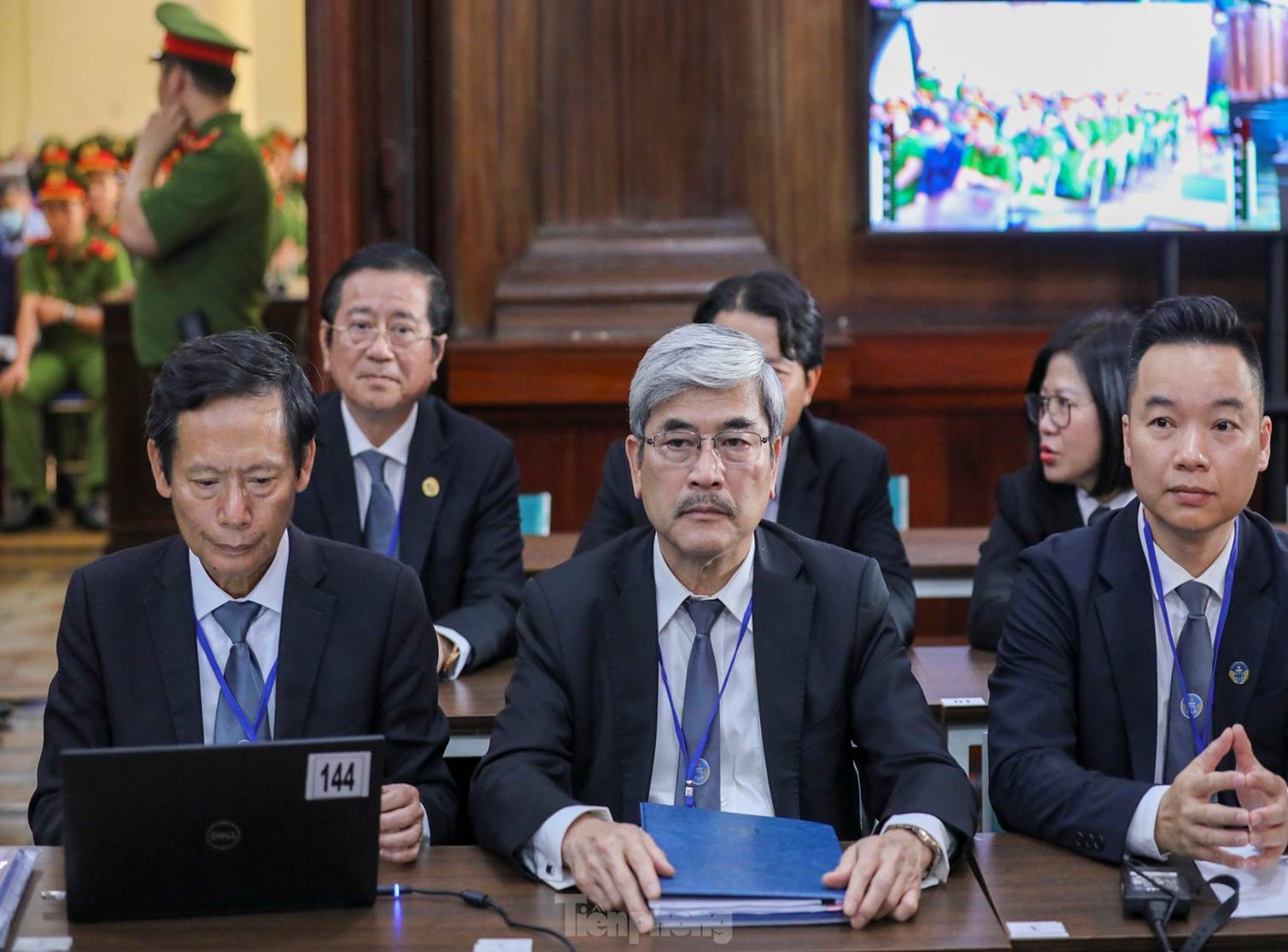 Gương mặt thất thần của bà Trương Mỹ Lan sau khi bị đề nghị tuyên án tử-8