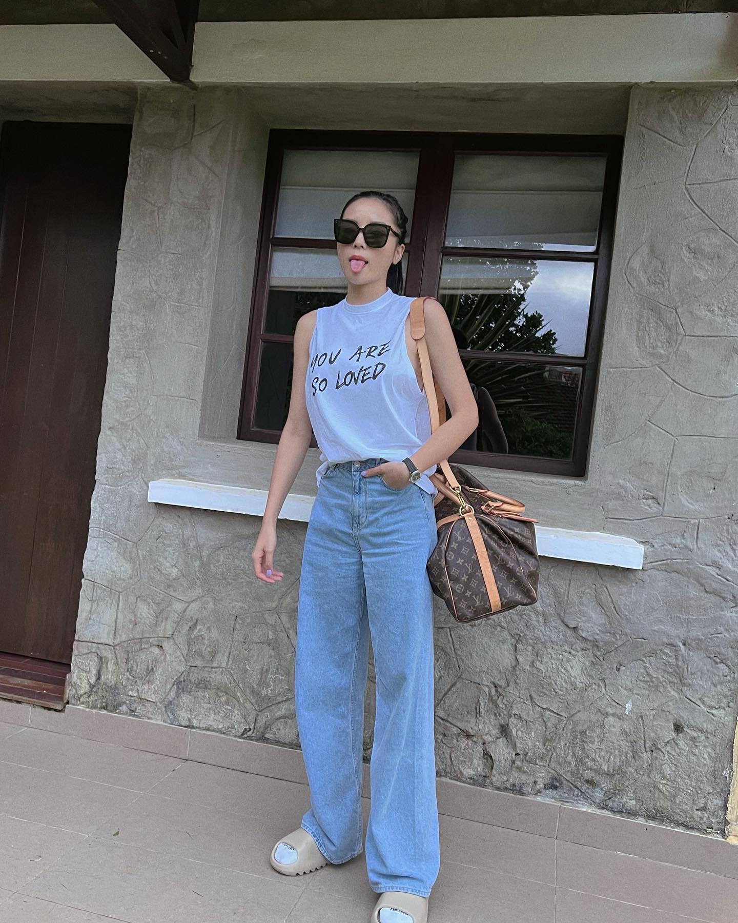 Mặc quần jeans ống rộng sành điệu, tôn dáng như Kỳ Duyên và Phương Ly-4