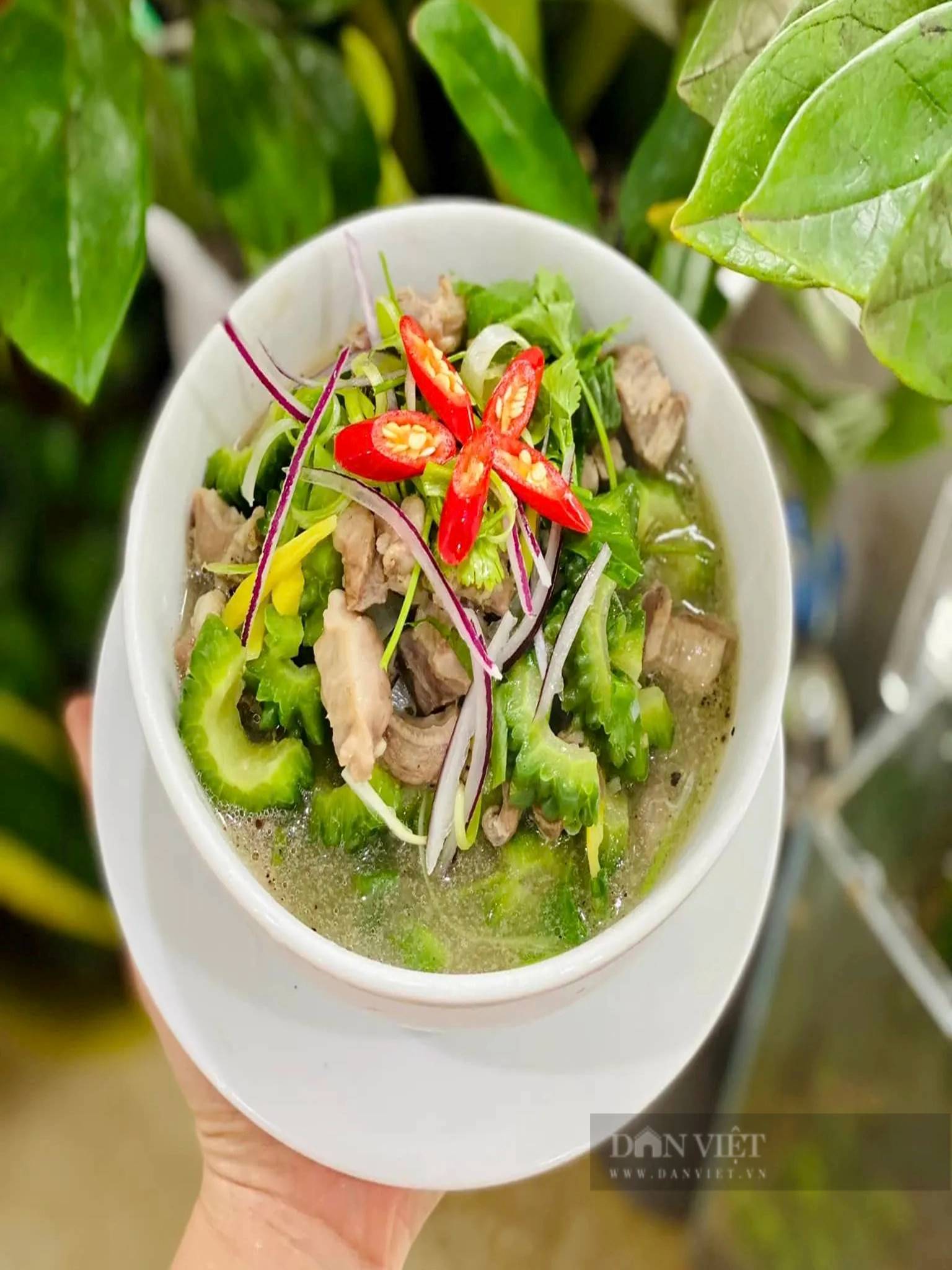 Loại quả sần sùi, đắng ngắt lại là vị thuốc quý, tốt cho tim, kháng ung thư, xào thùy heo thơm phức-1