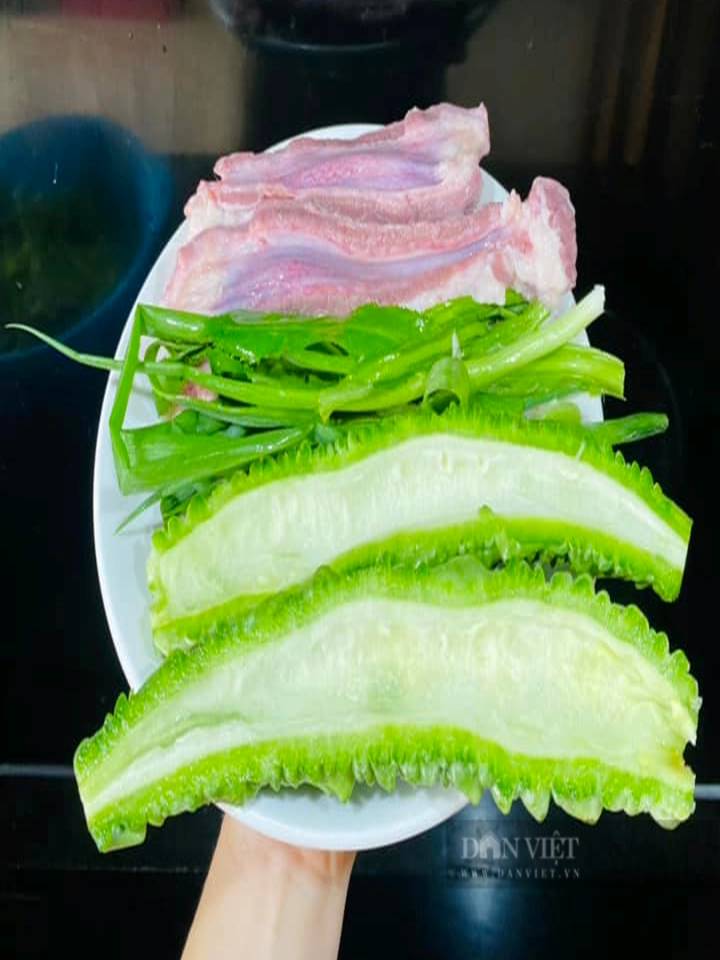 Loại quả sần sùi, đắng ngắt lại là vị thuốc quý, tốt cho tim, kháng ung thư, xào thùy heo thơm phức-2