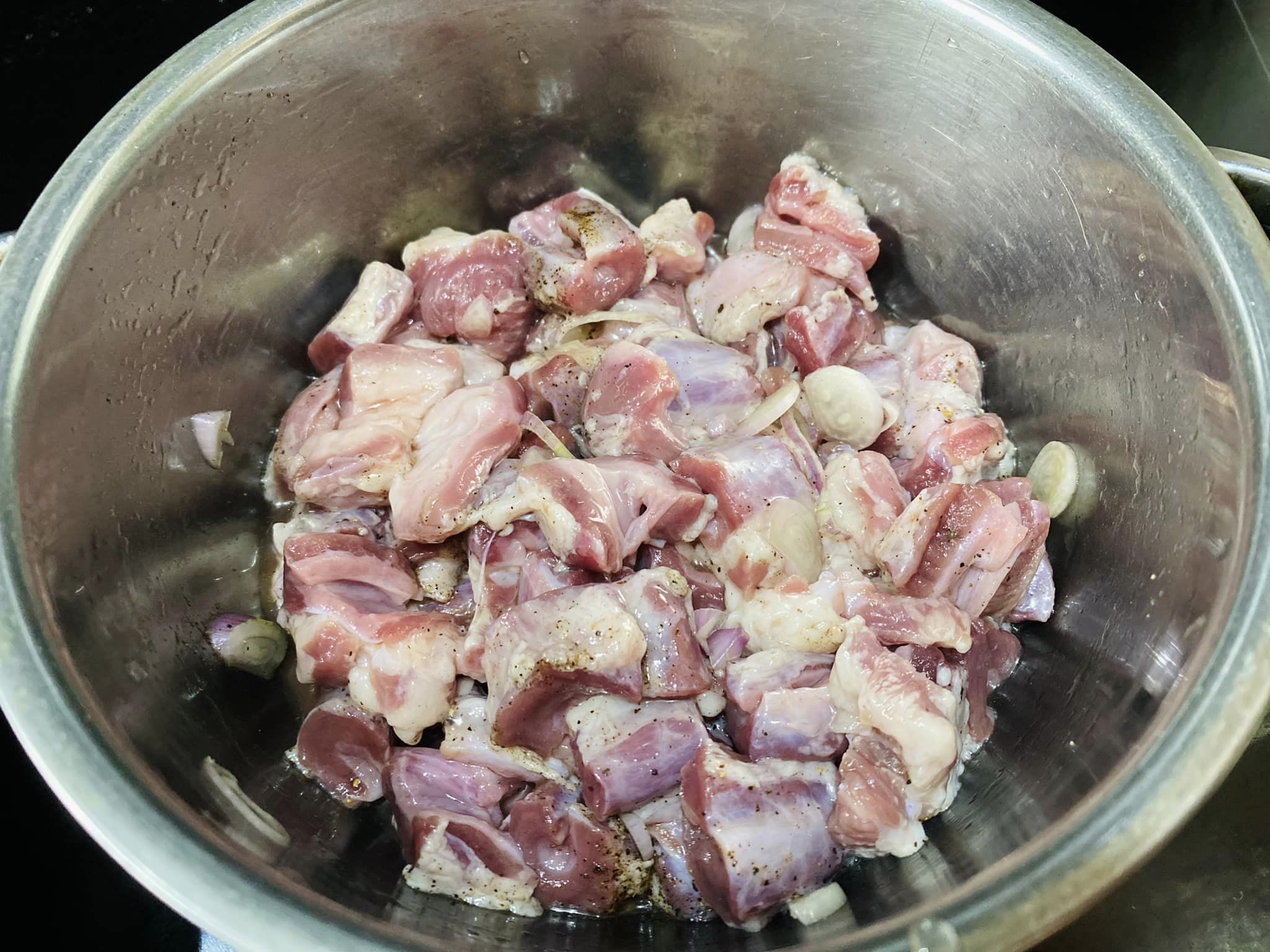 Loại quả sần sùi, đắng ngắt lại là vị thuốc quý, tốt cho tim, kháng ung thư, xào thùy heo thơm phức-3