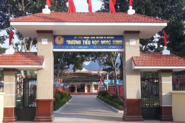 Học sinh lớp 2 bị thầy giáo đánh vì không viết được chính tả-1
