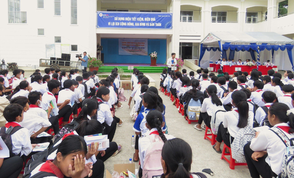 Ngành điện miền Nam kêu gọi tiết kiệm điện mùa nắng nóng-3