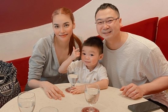 Hoa khôi Áo dài lấy chồng doanh nhân, ở biệt thự dát vàng: Con trai 3 tuổi mới lộ mặt, được mẹ dạy cực khéo