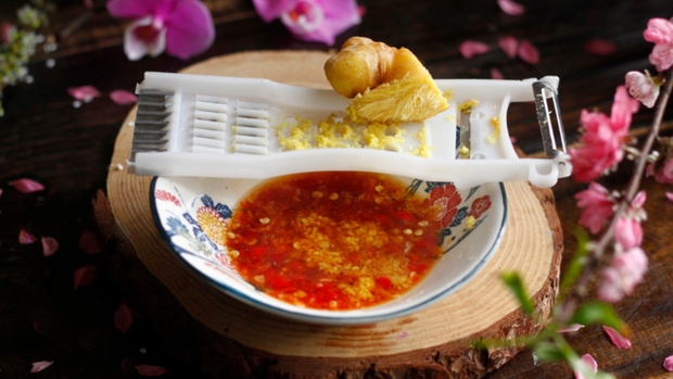 Lỗ tròn trên dao nạo có công dụng gì?-1