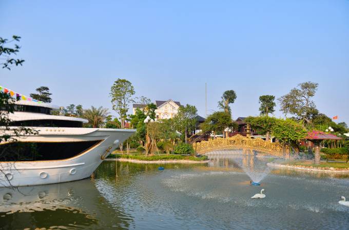 Biệt phủ rộng 10.000m2 như Disneyland thu nhỏ ở Hải Dương, gia chủ dùng trực thăng để đi lại, riêng không gian thờ cúng đã to bằng cả ngôi nhà-5