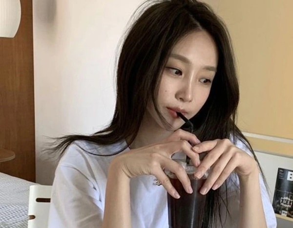 Người phụ nữ khóc ròng khi biết dạ dày thủng lỗ chỗ và chảy máu chỉ vì uống thứ này như nước-2