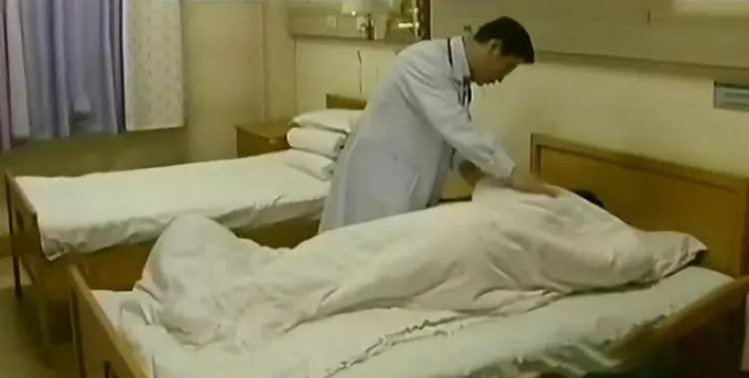 Nghe thấy tiếng mèo kêu lạ lùng trong đêm, bác sĩ kiểm tra phát hiện âm thanh truyền từ một bệnh nhân, chân tướng phía sau gây rùng mình-3