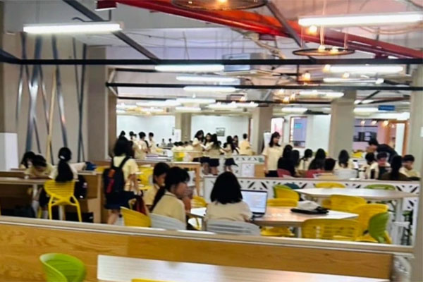 Nợ 3.000 tỷ, giáo viên đình công, trường Quốc tế Mỹ vẫn không hợp tác với Sở giáo dục-1