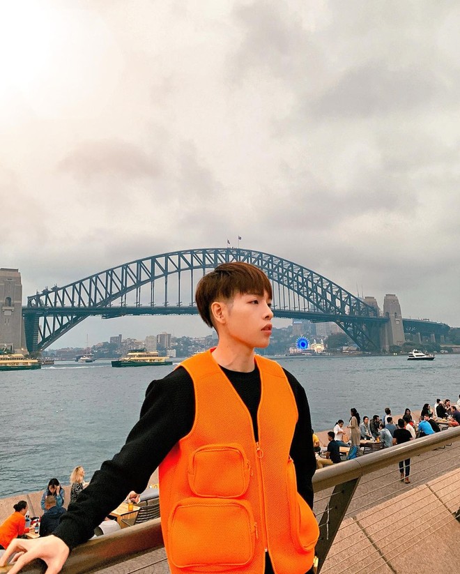 Nam ca sĩ đổi đời nhờ... đập mặt xây lại: 25 tuổi đã tậu chung cư 10 tỷ, liên tục báo hiếu bố mẹ bằng nhà đẹp - xe sang, còn lấn sân sang thị trường BĐS-19