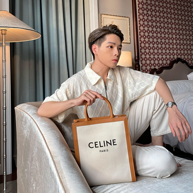 Nam ca sĩ đổi đời nhờ... đập mặt xây lại: 25 tuổi đã tậu chung cư 10 tỷ, liên tục báo hiếu bố mẹ bằng nhà đẹp - xe sang, còn lấn sân sang thị trường BĐS-23