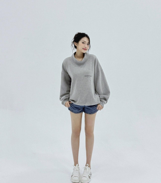 Doãn Hải My xả ảnh nét căng, mặc quần ngắn cũn khoe đôi chân dài nuột nà, đang mang bầu mà sao có thể xuất sắc đến vậy-1