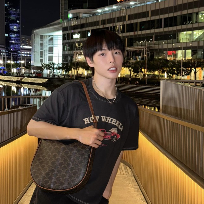 Nam ca sĩ đổi đời nhờ... đập mặt xây lại: 25 tuổi đã tậu chung cư 10 tỷ, liên tục báo hiếu bố mẹ bằng nhà đẹp - xe sang, còn lấn sân sang thị trường BĐS-24