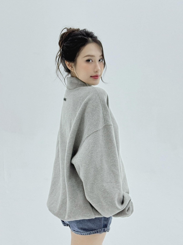 Doãn Hải My xả ảnh nét căng, mặc quần ngắn cũn khoe đôi chân dài nuột nà, đang mang bầu mà sao có thể xuất sắc đến vậy-3