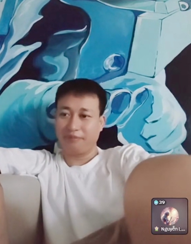 Nam Em mất kiểm soát, mắng khán giả bằng từ ngữ khó chấp nhận-1