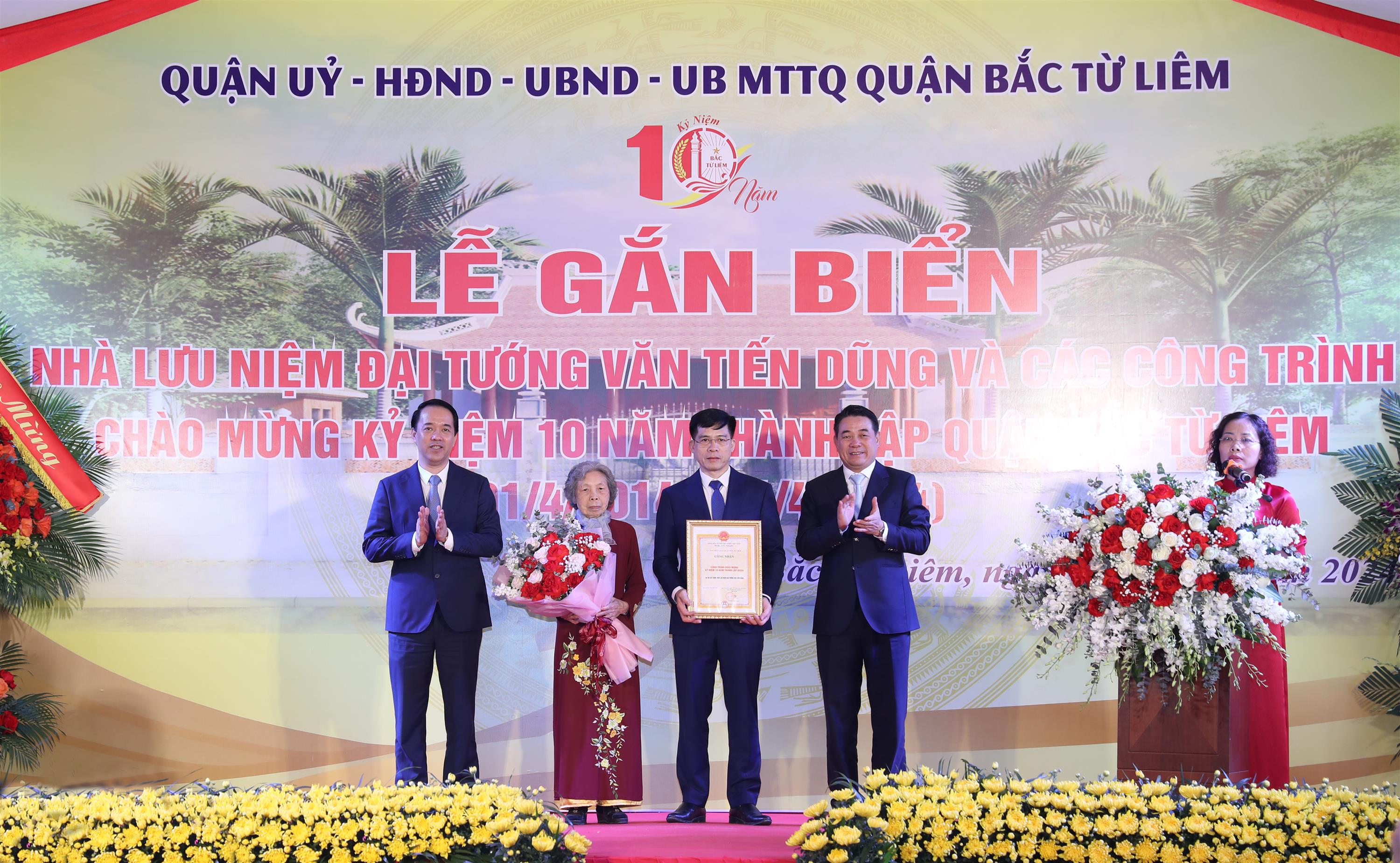 Quận Bắc Từ Liêm gắn biển nhà lưu niệm Đại tướng Văn Tiến Dũng-2