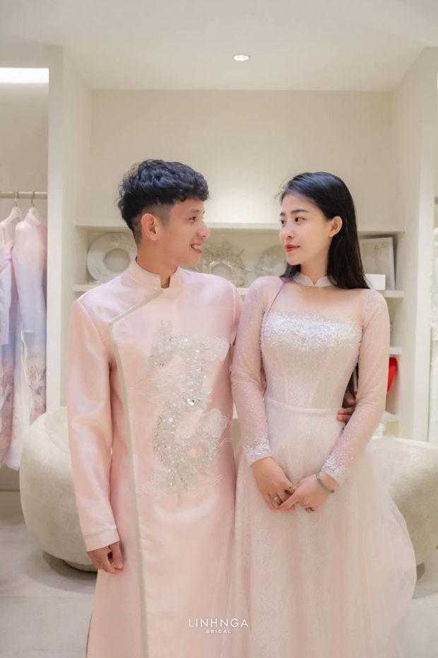 Hot: Cầu thủ Nguyễn Phong Hồng Duy âm thầm chuẩn bị đám cưới với bạn gái hot girl, phản ứng của fan nữ chỉ một từ sốc-1