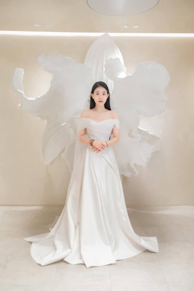 Hot: Cầu thủ Nguyễn Phong Hồng Duy âm thầm chuẩn bị đám cưới với bạn gái hot girl, phản ứng của fan nữ chỉ một từ sốc-2