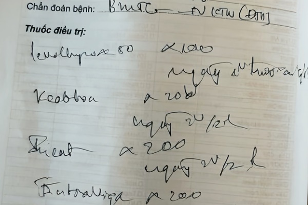Đề nghị xử lý bác sĩ viết đơn thuốc chữ như giun dế quái đản-3