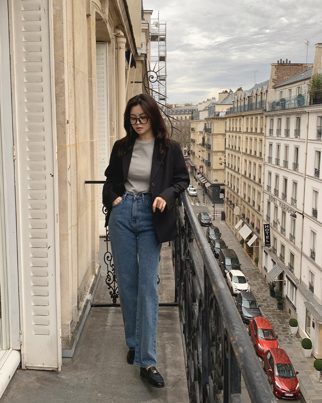 Tham khảo 10 công thức diện quần jeans theo phong cách tối giản để ghi điểm tinh tế-3