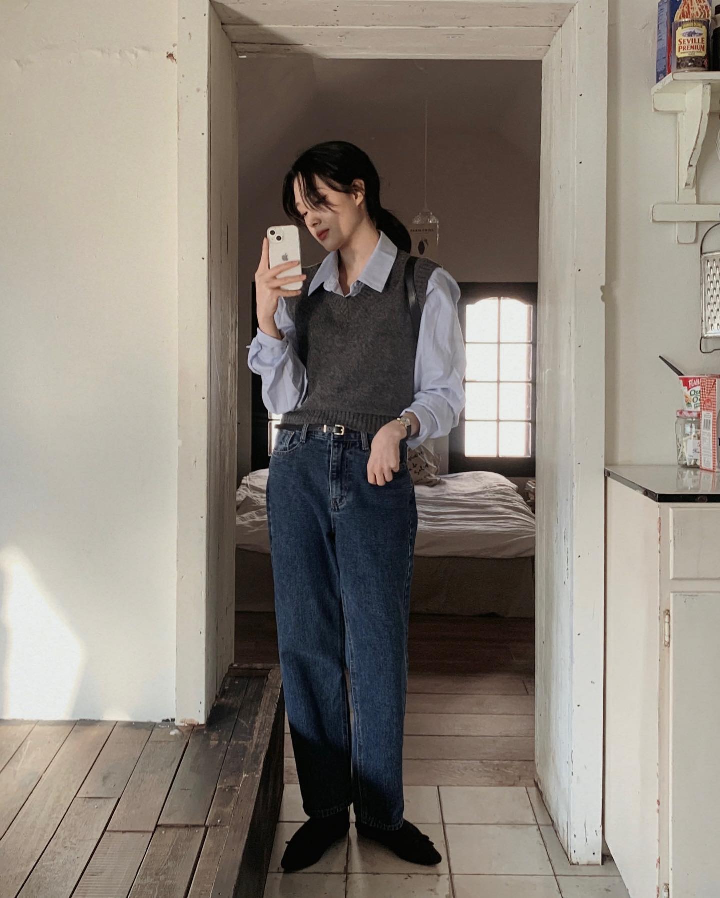 Tham khảo 10 công thức diện quần jeans theo phong cách tối giản để ghi điểm tinh tế-7