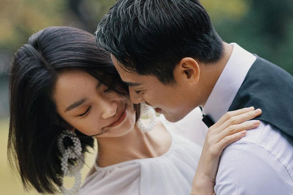 Chồng không giấu tôi điều gì nhưng càng biết những việc anh làm, tôi càng đau đớn chết lặng-2