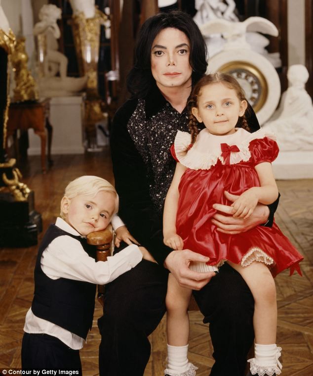 Bi kịch của 3 đứa trẻ nhà Michael Jackson: Con trai cả mắc bệnh, con gái tự tử vì bị cưỡng hiếp, con trai út bị bắt nạt-3