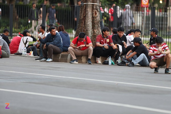 Cảnh sát dùng xe bọc thép bảo vệ an ninh trận Indonesia - Việt Nam-6