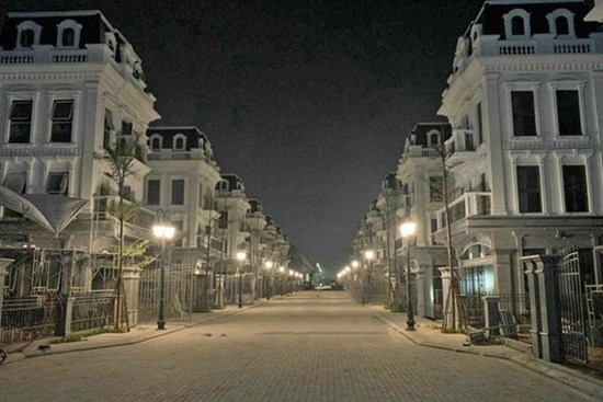 Trái ngược với chung cư 'sốt giá', biệt thự Hà Nội cắt lỗ đến cả triệu đô