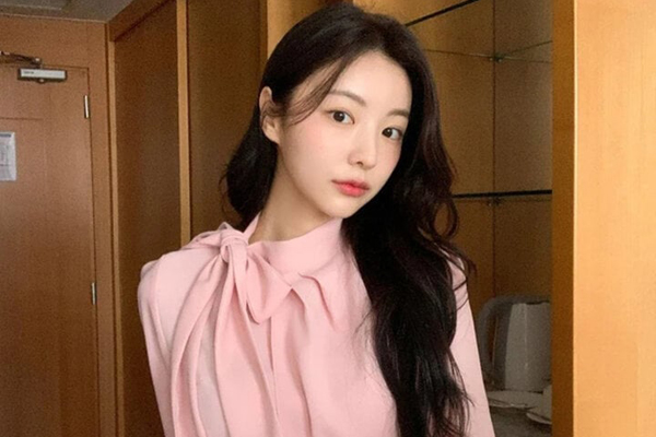 Cách phối đồ với chân váy jean dài-9