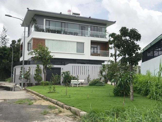 Ốc Thanh Vân có biệt thự tiền tỷ ở Việt Nam, giờ đưa 3 con sang Úc sống trong cơ ngơi thế nào?-1